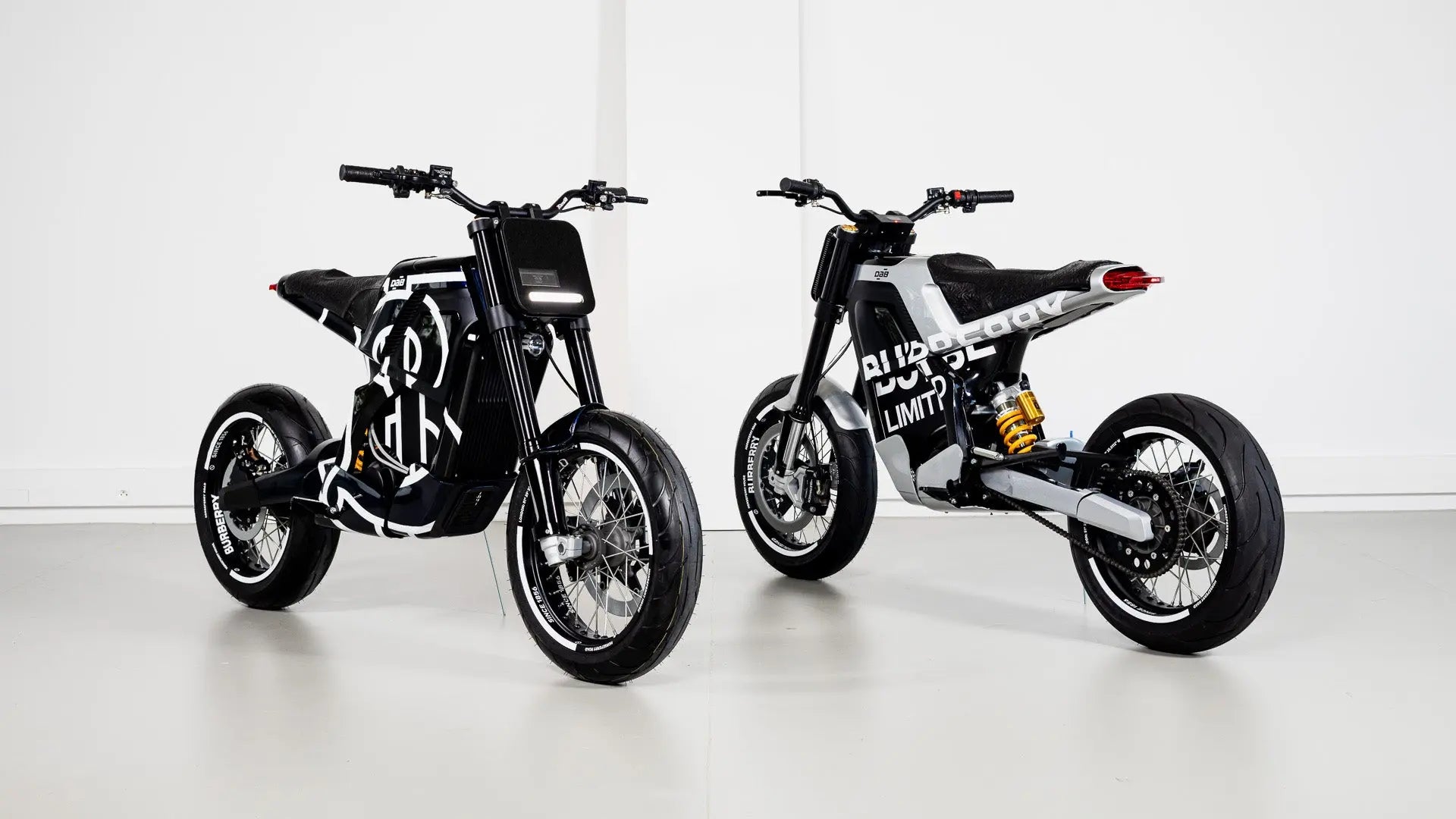 な　『BURBERRY』　E2 The Concept-E RS Burberry Edition Merges Fashion With E-Mobility